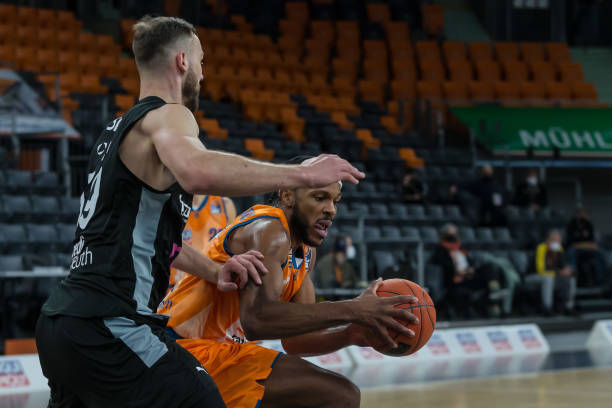 德容：控球太差导致平局 国际比赛日后一周双赛是好事&能保持比赛节奏