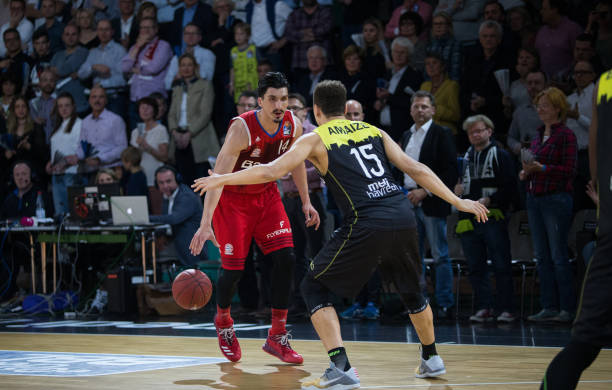 西甲毕尔巴鄂祝贺余嘉豪：22岁的他距离亚洲冠军仅一步之遥