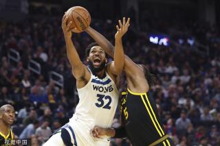 雷霆71战打出过76次10-0的进攻波&联盟最多 第二是森林狼的64次.