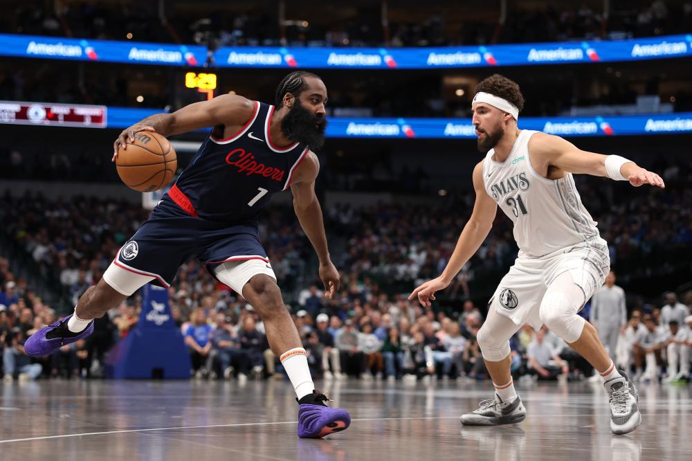 足球西甲豪门签下才华中场，合约长达七年